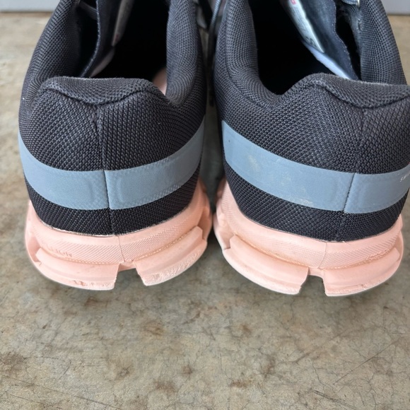 On Cloud Cloudflow Running Shoes Size 10.5 - Picture 6 of 11